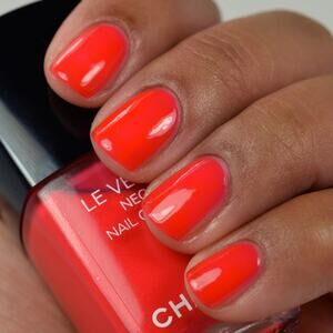 $34 New Chanel Le Vernis Nail Polish Color 604 Scenario